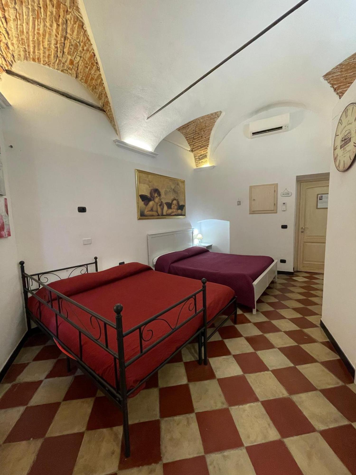 Ca' Du Batan Bed and Breakfast Spotorno Rum bild